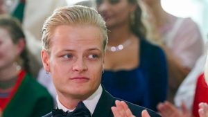 Νορβηγία: Άρχισε η δίκη του γιου της πριγκίπισσας Μέτε-Μάριτ – Δήλωσε αθώος για τον βιασμό 4 γυναικών