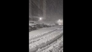 Στο έλεος του χιονιά οι ΗΠΑ: Χιονοθύελλα σε Νέα Υόρκη και Βοστώνη – Ακυρώθηκαν πάνω από 5000 πτήσεις (βίντεο)