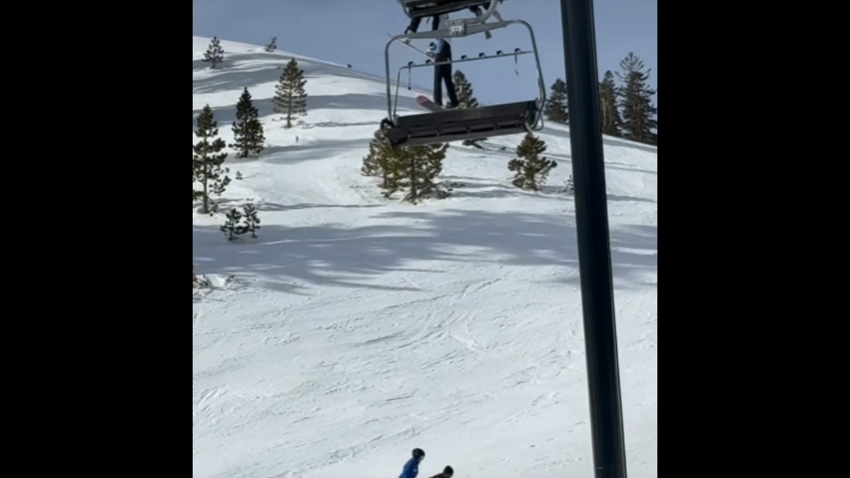 ΗΠΑ: Σοκ με 12χρονο κορίτσι που κρέμεται στον αέρα από τελεφερίκ – Δείτε το βίντεο που κόβει την ανάσα