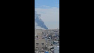 Μεγάλη έκρηξη σε αποθήκες πυρομαχικών στη Σαχριάρ του Ιράν (Βίντεο)