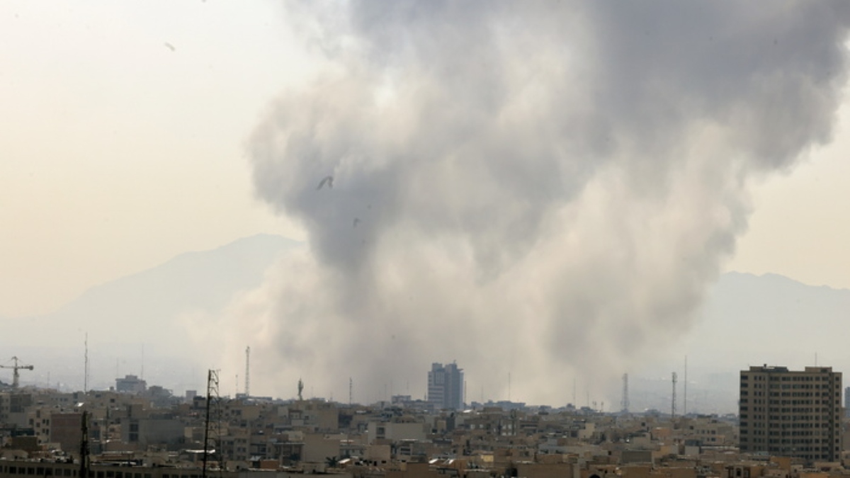 ΗΠΑ και Ισραήλ χτυπούν το Ιράν – Εκρήξεις σε Τεχεράνη και μεγάλες πόλεις