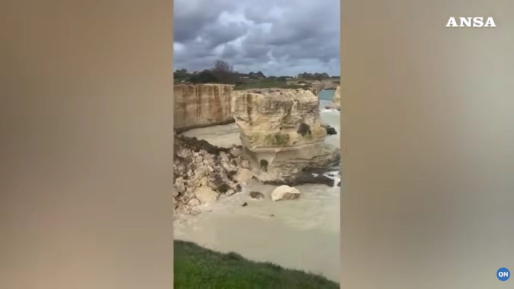 Ιταλία: Κατέρρευσε η «Αψίδα των Εραστών» από την κακοκαιρία (Βίντεο)