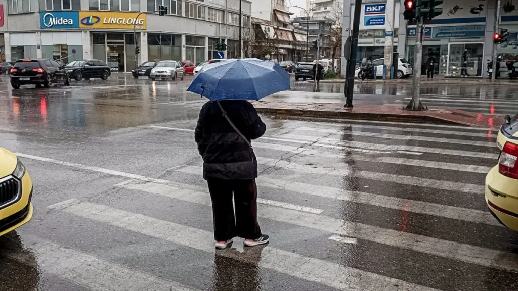 Συνεχίζεται μέχρι αύριο η κακοκαιρία με βροχές και καταιγίδες – Βελτιώνεται ο καιρός την Καθαρά Δευτέρα