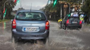 Καιρός: Με βροχές και καταιγίδες θα κάψουμε τον καρνάβαλο – Νέα πτώση της θερμοκρασίας