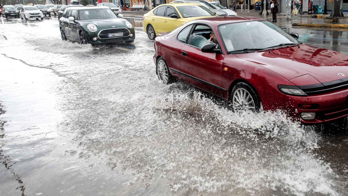 Έκτακτο δελτίο επιδείνωσης του καιρού – “Πορτοκαλί” προειδοποίηση για βροχές και καταιγίδες σε οκτώ περιοχές