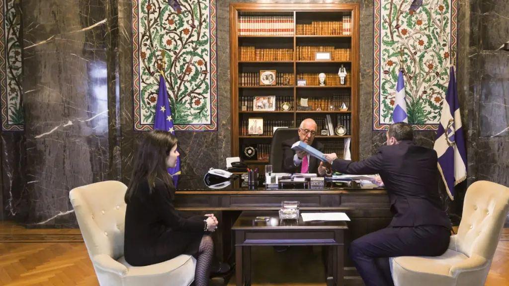 ΟΠΕΚΕΠΕ: Στον Νικήτα Κακλαμάνη παραδόθηκε το πόρισμα της εξεταστικής