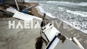 Η κακοκαιρία σαρώνει τη Δυτική Ελλάδα: Ανεμοστρόβιλος ξερίζωσε στέγαστρα και έσπασε τζαμαρίες στην Ηλεία (βίντεο)