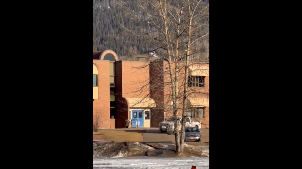 Καναδάς: Με θέματα ψυχικής υγείας η 18χρονη  δράστης του μακελειού σε σχολείο – Η ανατριχιαστική φωτογραφία με το ντουφέκι