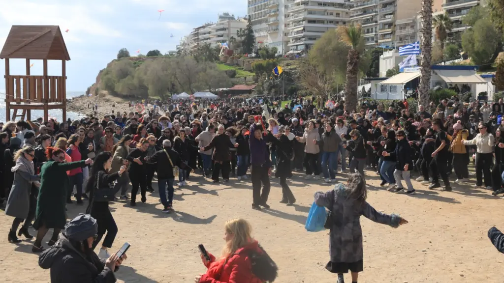 Καθαρά Δευτέρα: Πώς θα γιορτάσουν οι δήμοι της Αττικής τα Κούλουμα – Δεκάδες εκδηλώσεις με χορό και σαρακοστιανά εδέσματα