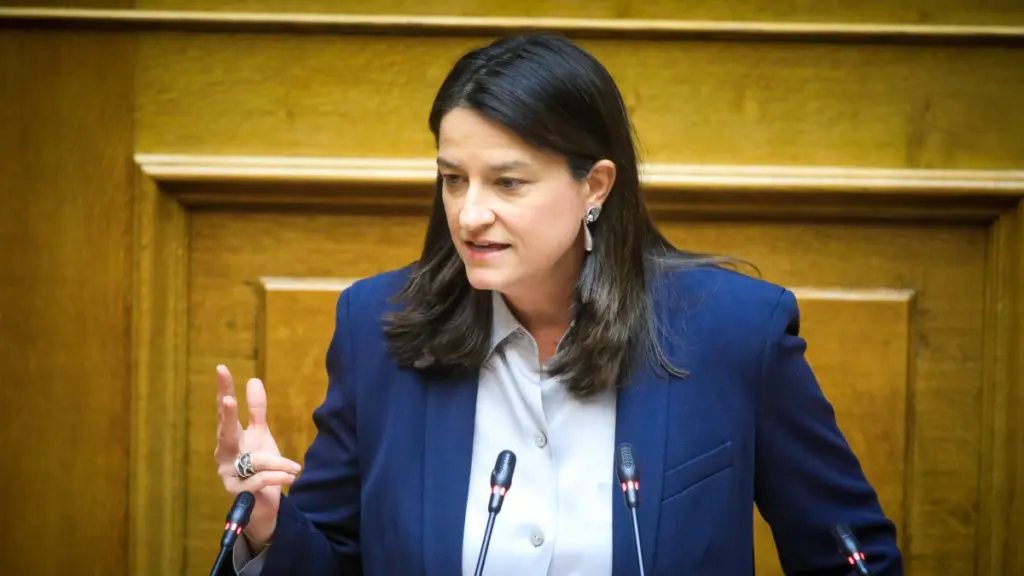 Κεραμέως: “Στόχος τα 950 ευρώ έως το 2027 για τον κατώτατο μισθό – Στα 1.516 ευρώ ο μέσος μισθός πλήρους απασχόλησης”