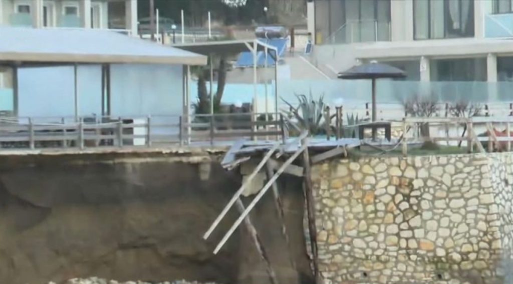 Κέρκυρα: Σοβαρή διάβρωση στο Canal d’Amour – Επιχειρήσεις «κρέμονται» στον αέρα