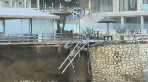 Κέρκυρα: Σοβαρή διάβρωση στο Canal d’Amour – Επιχειρήσεις «κρέμονται» στον αέρα