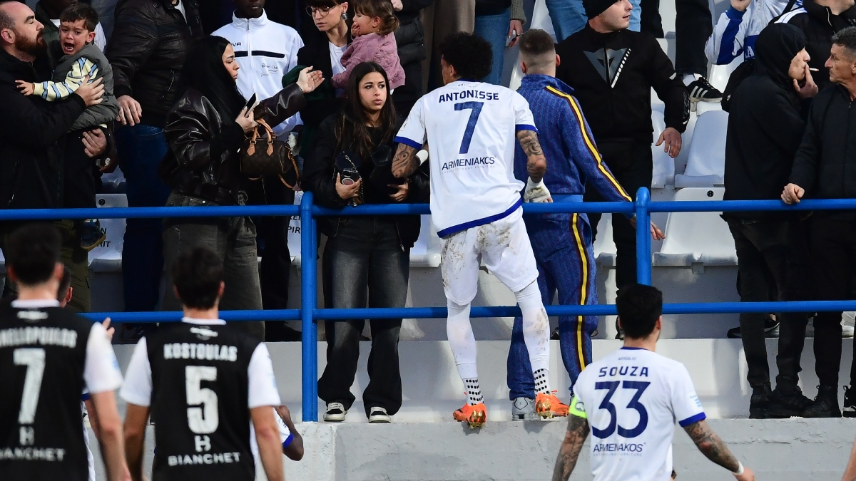 Τρεις συλλήψεις μετά τα επεισόδια στο Κηφισιά – ΟΦΗ: Ανάμεσα τους και πρόεδρος ομάδας της Γ’ Εθνικής