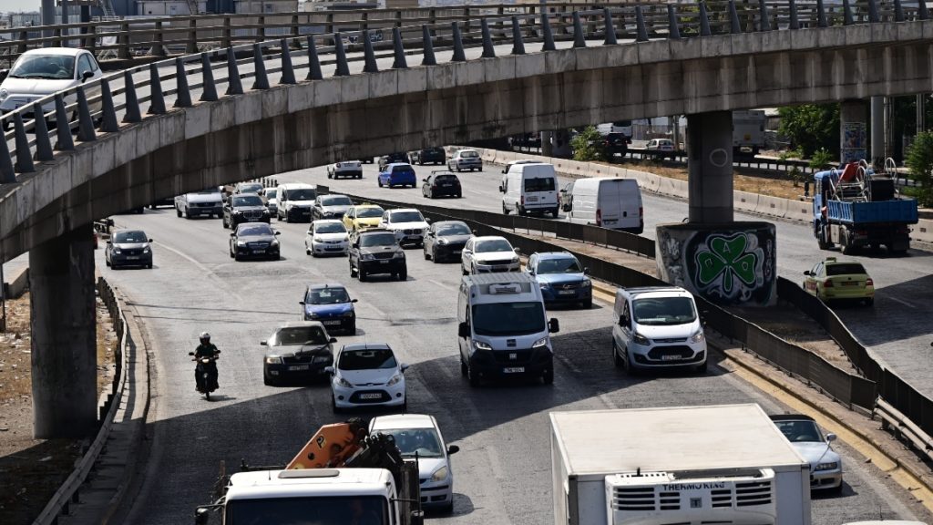 Κίνηση: Μποτιλιάρισμα στον Κηφισό – Στο “κόκκινο” Κηφισίας και Μεσογείων