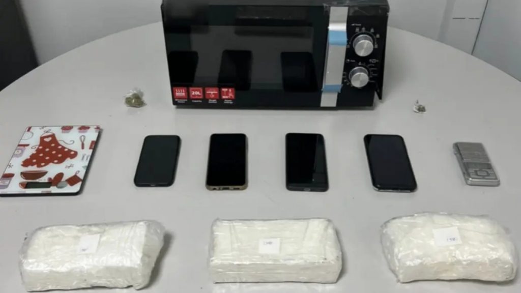 Θεσσαλονίκη: Κατασχέθηκαν τρία κιλά κοκαΐνης από τη Γερμανία – Τα είχαν κρύψει σε φούρνο μικροκυμάτων