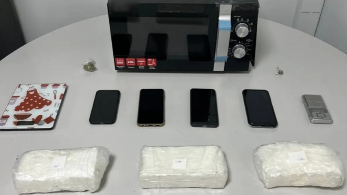 Θεσσαλονίκη: Κατασχέθηκαν τρία κιλά κοκαΐνης από τη Γερμανία – Τα είχαν κρύψει σε φούρνο μικροκυμάτων