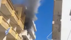 Φωτιά σε υπό κατασκευή ξενοδοχείο στην Σητεία – Δείτε βίντεο