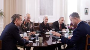 Συνάντηση Μητσοτάκη με τον ανώτατο διοικητή του ΝΑΤΟ στην Ευρώπη – Τι συζητήθηκε