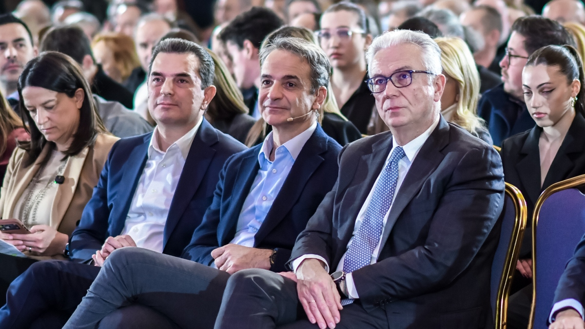 Ιωάννινα: Προσυνεδριακός διάλογος ΝΔ με ενός λεπτού σιγή για τη Χίο – Παρών ο Μητσοτάκης