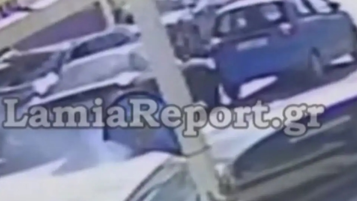 Λαμία: Η ξέφρενη πορεία 86χρονου οδηγού στο κέντρο της πόλης που χτύπησε σε δύο αυτοκίνητα – «Με τύφλωσε ο ήλιος», ισχυρίστηκε