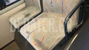 ΟΑΣΑ: «Αναγκαζόμαστε να καθαρίσουμε εμείς τα λεωφορεία γιατί κάνουν δίμηνες συμβάσεις – Είναι άπλυτα από 18 Ιανουαρίου» – Καταγγελία στο DEBATER