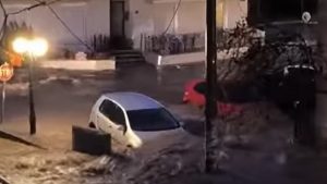 Συναγερμός στη Λήμνο από τις πλημμύρες – Σήμανε το 112 για περιορισμό των μετακινήσεων (βίντεο)