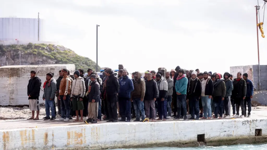 Ηράκλειο: Συνεχίζονται οι έρευνες για τον εντοπισμό αγνοουμένων μετά το ναυάγιο με τους 3 νεκρούς – Συνελήφθησαν 2 άτομα ως διακινητές