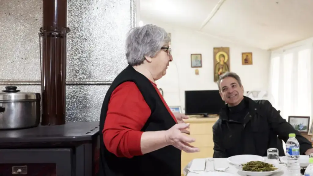 Έβρος: Η «Κυρά του Δέλτα» έκανε το τραπέζι στον Κυριάκο Μητσοτάκη- Γεύμα με ντολμαδάκια, γαρίδες και παντζάρια (Εικόνες)