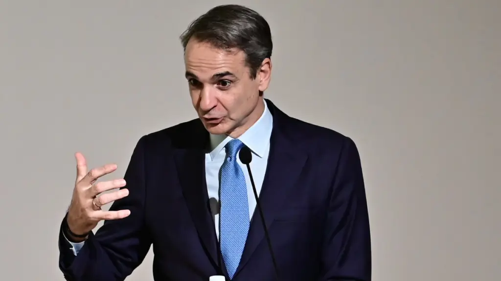 Μητσοτάκης για Συνταγματική Αναθεώρηση: “Τα κόμματα να προσέλθουν στον διάλογο  χωρίς δογματισμούς”