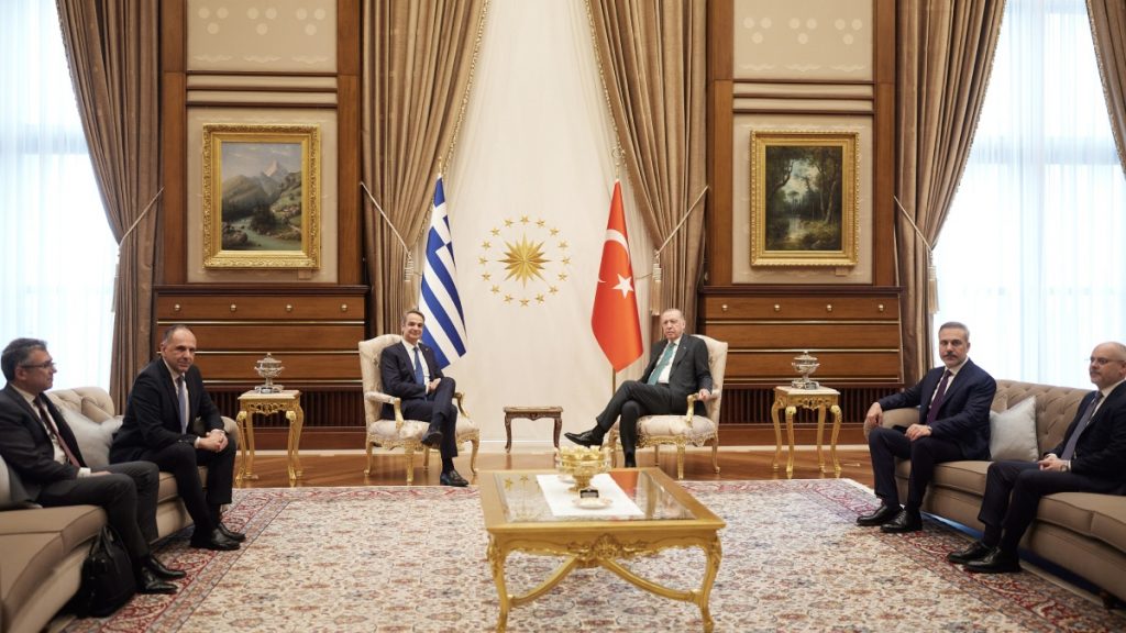 Ολοκληρώθηκε η συνάντηση Μητσοτάκη και Ερντογάν – Σε λίγο οι κοινές δηλώσεις