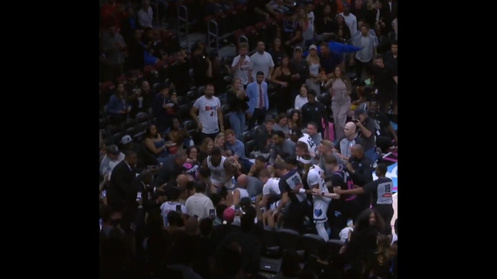 Άγριος καυγάς στο Χιτ-Γκρίζλις: Ο Πίπεν “πέταξε” τον Γκάρντνερ στις κερκίδες – Σύρραξη στις VIP θέσεις (βίντεο)