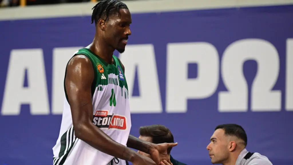 Χέις-Ντέιβις: «Έχω κοιμηθεί έξι ώρες τις τελευταίες τρεις μέρες» – Τι έκανε στο ντεμπούτο του με τον Παναθηναϊκό AKTOR