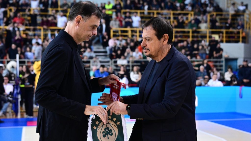 Ολυμπιακός – Παναθηναϊκός: Η όμορφη στιγμή μεταξύ Αταμάν και Μπαρτζώκα πριν τον τελικό του Κυπέλλου Ελλάδας