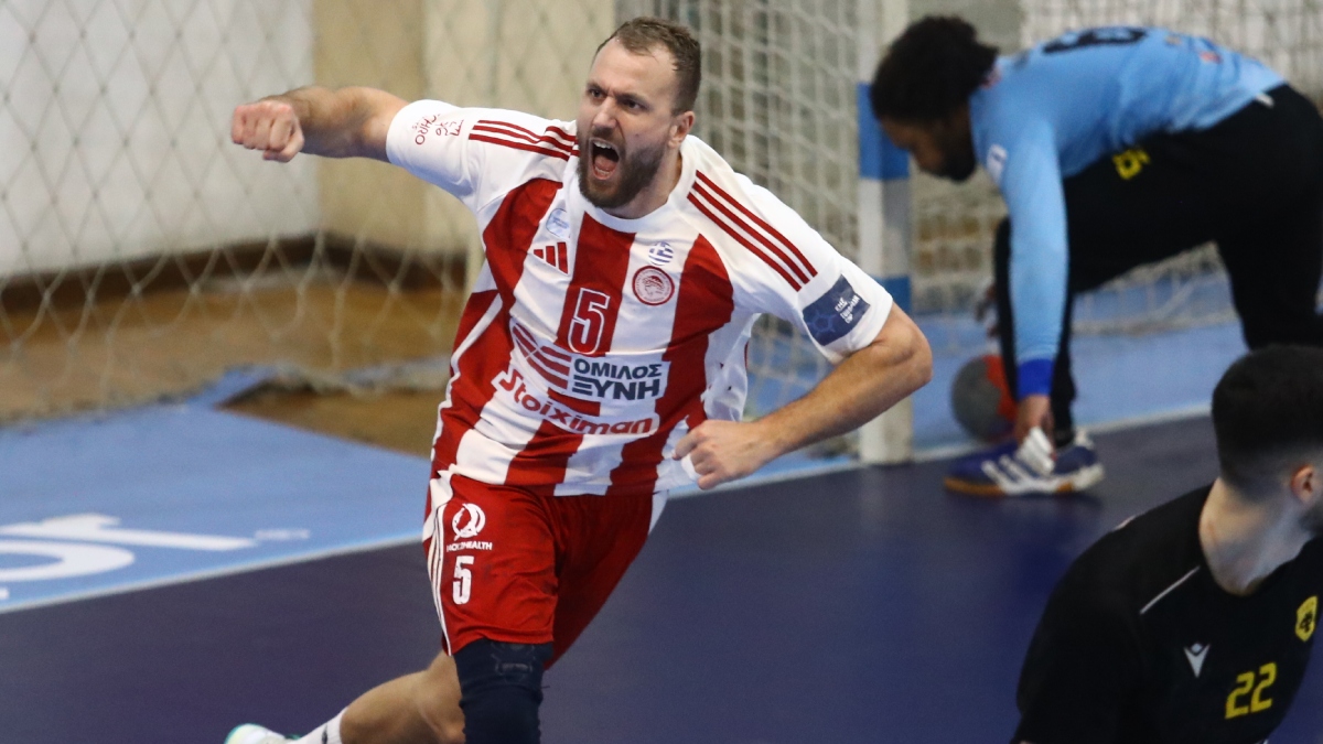 Ολυμπιακός – ΑΕΚ 33-29: Στα «ερυθρόλευκα» το Κύπελλο Ελλάδας χάντμπολ ανδρών