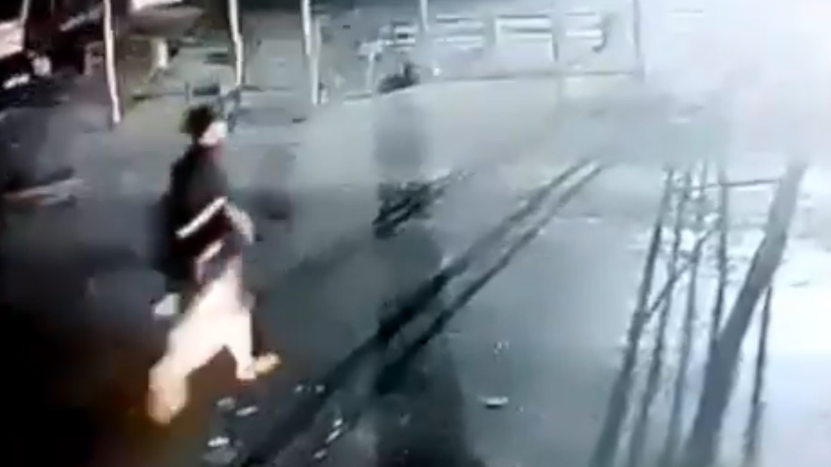 Πακιστάν: Έκρηξη βομβιστή αυτοκτονίας σκοτώνει 4 αστυνομικούς στο Παντζάμπ – Δείτε το σοκαριστικό βίντεο