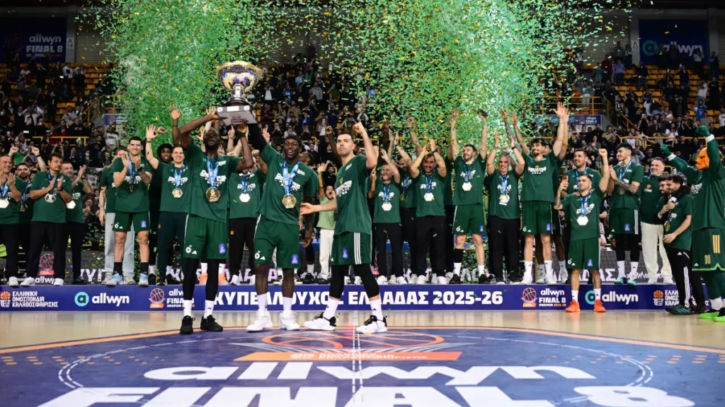 Παναθηναϊκός: Η “πράσινη” απονομή και ο MVP Χέιζ-Ντέιβις – Γκραντ και Ναν σήκωσαν το τρόπαιο (βίντεο)