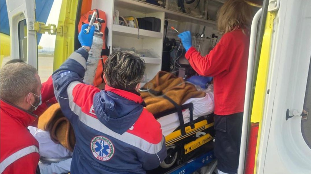 Έφτασε στη Θεσσαλονίκη ο τρίτος τραυματίας οπαδός του ΠΑΟΚ – Θα νοσηλευτεί στη ΜΕΘ του “Παπαγεωργίου”