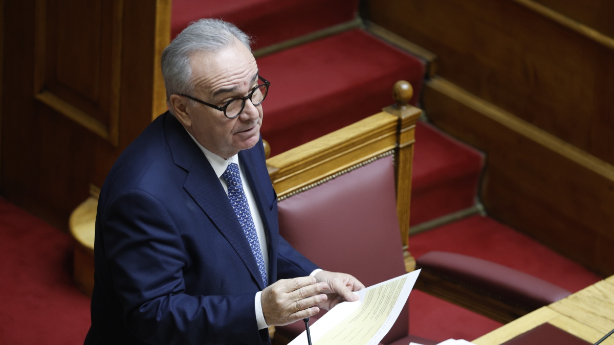 Παπαθανάσης: “Δεν υπάρχει περίπτωση να δοθεί ούτε ένα ευρώ χωρίς να είναι σύννομο”