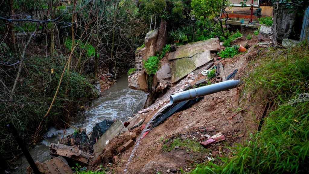 Σε εξέλιξη οι εργασίες στο ρέμα Πικροδάφνης – Χαρδαλιάς: “Πολύ σημαντικό το ζήτημα της αντιπλημμυρικής θωράκισης”