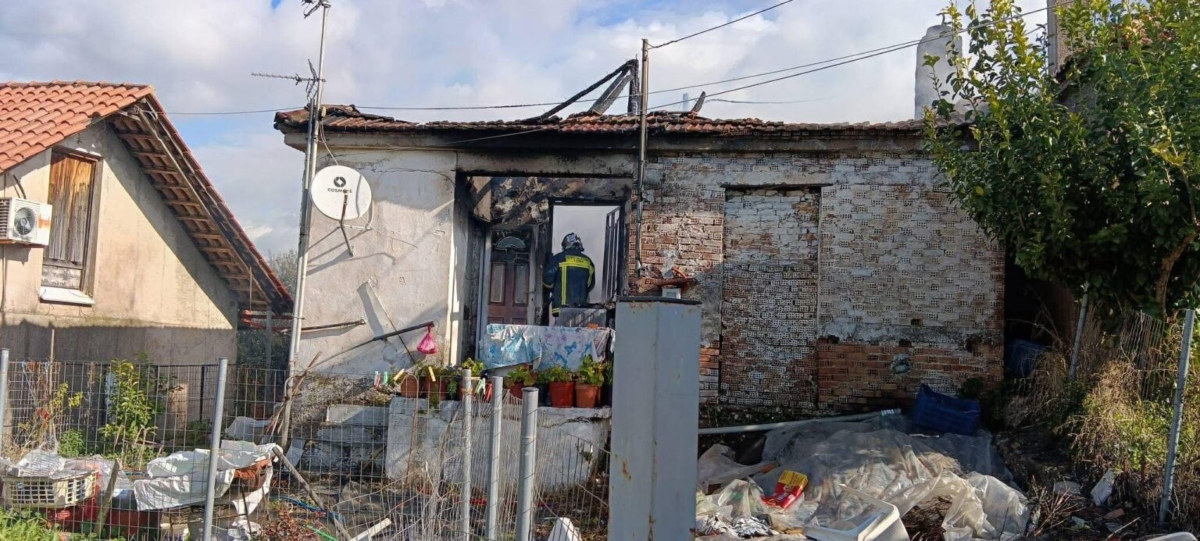 Συναγερμός στην Ακροποταμιά από πυρκαγιά σε οικία – Στο νοσοκομείο ο ηλικιωμένος ένοικος