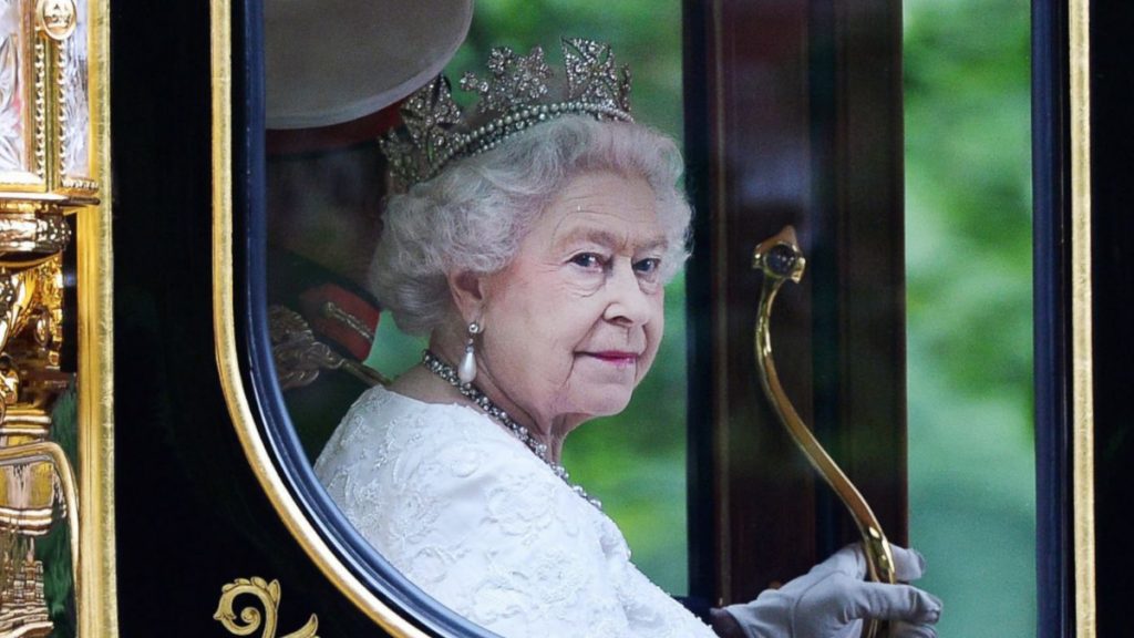 Επιστολή και σκίτσα της βασίλισσας Ελισάβετ Β’ από την παιδική της ηλικία θα πωληθούν σε δημοπρασία