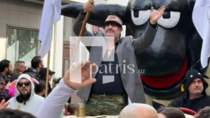 Έπεσε η αυλαία του Ρεθεμνιώτικου Καρναβαλιού – Πλημμύρισαν με κόσμο οι δρόμοι (βίντεο+εικόνες)