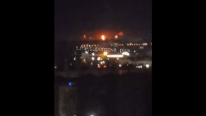 Πυρκαγιά σε στρατιωτική εγκατάσταση στη Ρωσία μετά από ουκρανική επίθεση (βίντεο)