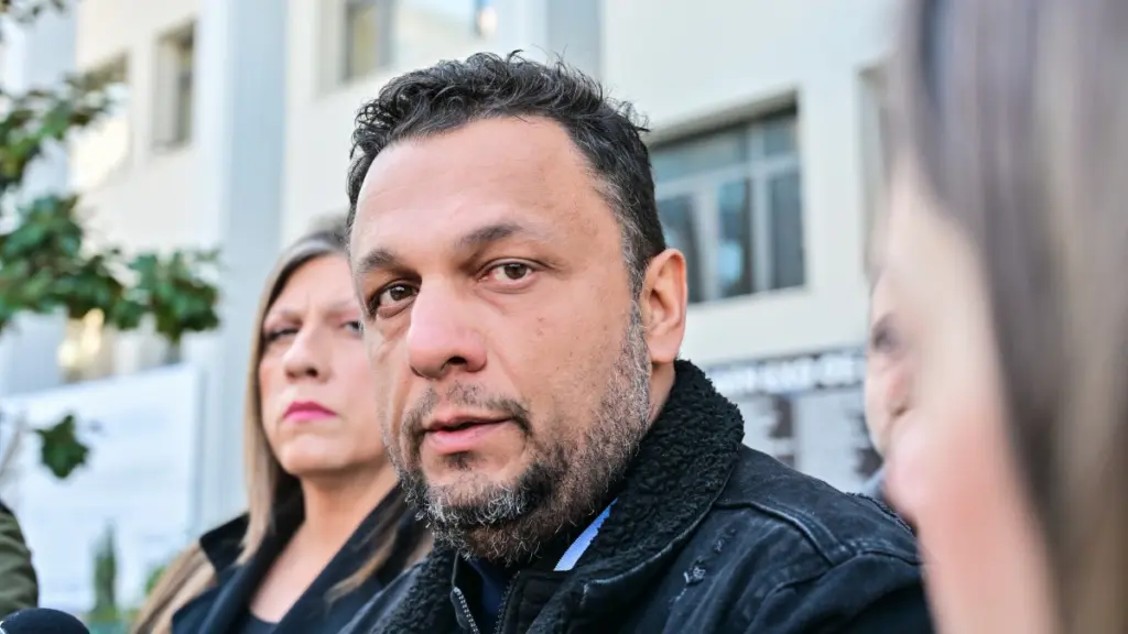 Πάνος Ρούτσι για αναβολή εκταφής της σορού του γιου του: “Δεν υπάρχουν ιατροδικαστές και εργαστήρια για απαραίτητες εξετάσεις”