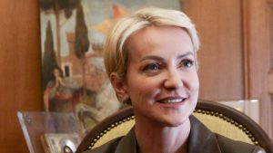 Σδούκου: “Σε αυτές τις αποκριές το ΠΑΣΟΚ ντύνει τις υποθέσεις των στελεχών του ως δήθεν γαλάζια σκάνδαλα”