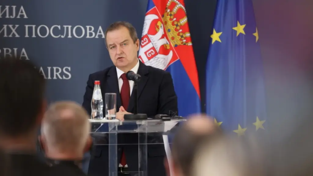 Σερβία: Με πνευμονία, σε κρίσιμη κατάσταση νοσηλεύεται ο υπουργός Εσωτερικών Ίβιτσα Ντάτσιτς