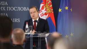 Σερβία: Με πνευμονία, σε κρίσιμη κατάσταση νοσηλεύεται ο υπουργός Εσωτερικών Ίβιτσα Ντάτσιτς