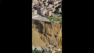 Η Μελόνι επισκέφθηκε τις πληγείσες περιοχές από κατολισθήσεις στη Σικελία