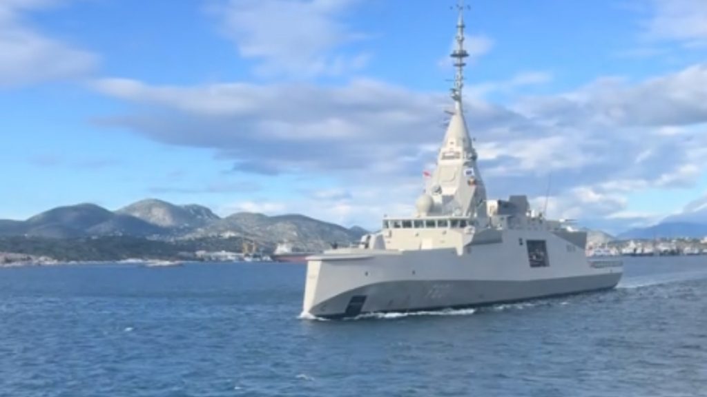 Δείτε τη φρεγάτα Belharra να σαλπάρει προς άγνωστη κατεύθυνση (Βιντεο)