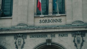 Απεβίωσε σε ηλικία 93 ετών η σημαντική ελληνίστρια καθηγήτρια της Σορβόνης, Μονίκ Αλεξάντρ